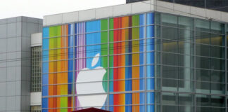Apple announces accelerator centre, retail stores in India