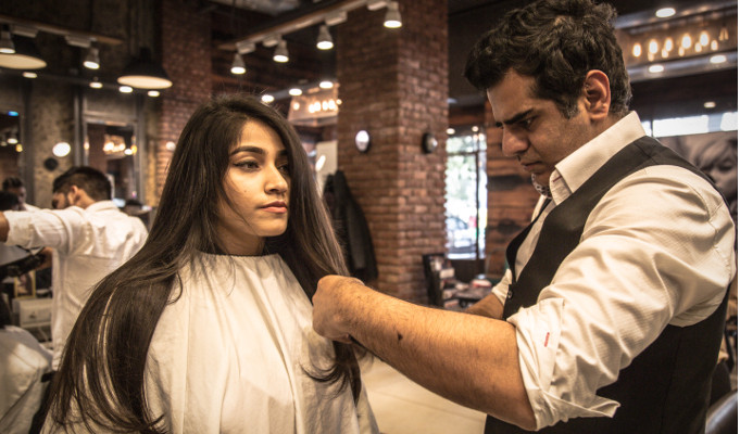 Sumit Israni, Celebrity Hair Stylist and Creative Director, Geetanjali  Salons - India Retailing