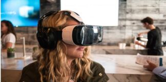 Consumers enjoy online shopping via AR/VR, 3D content: Report
